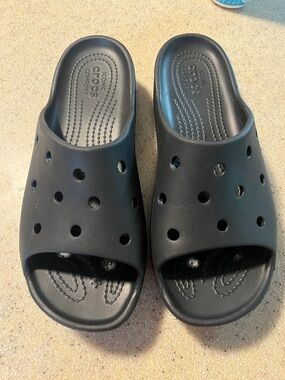 CROCS Black Classic Slide Clogs